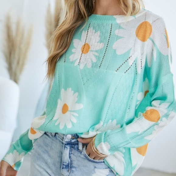 LAST CHANCE Lightweight Knit Daisy Sweater NWOT - Picture 6 of 13